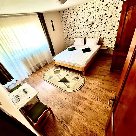 Vila Arly Βίλα Μπρασόβ